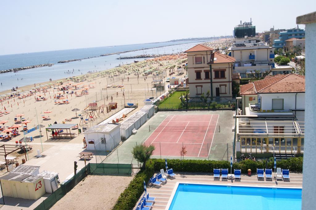 Hotel Atlantic Rimini Kültér fotó